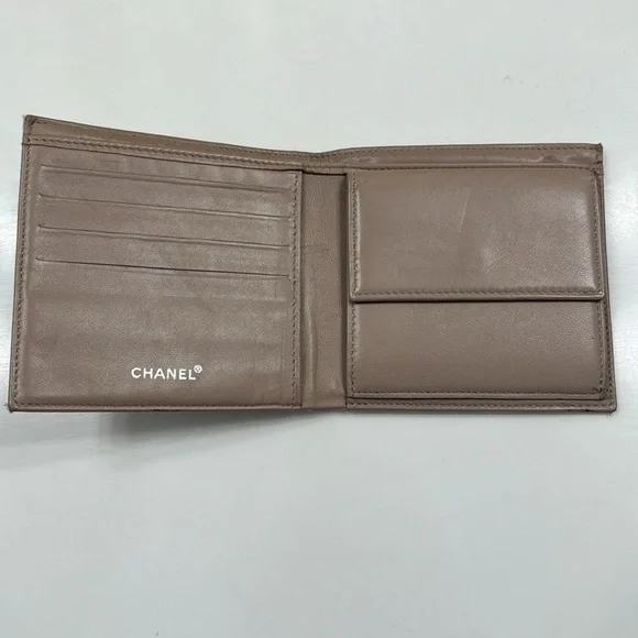 Chanel - Cloth Bifold wallet - great condition AUTHENTIC - Picture 2 of 15